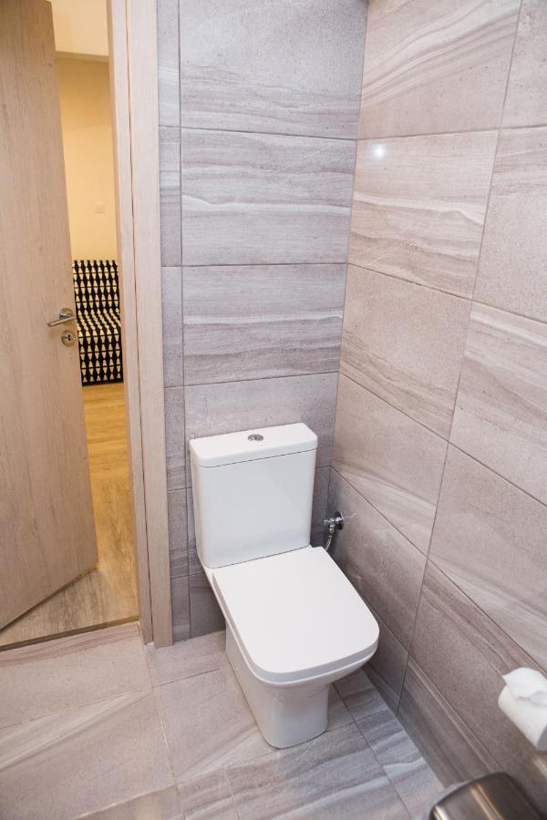 Stylish, Comfortable, Basement Loft-Like Apartment With Amenities Atenas Exterior foto