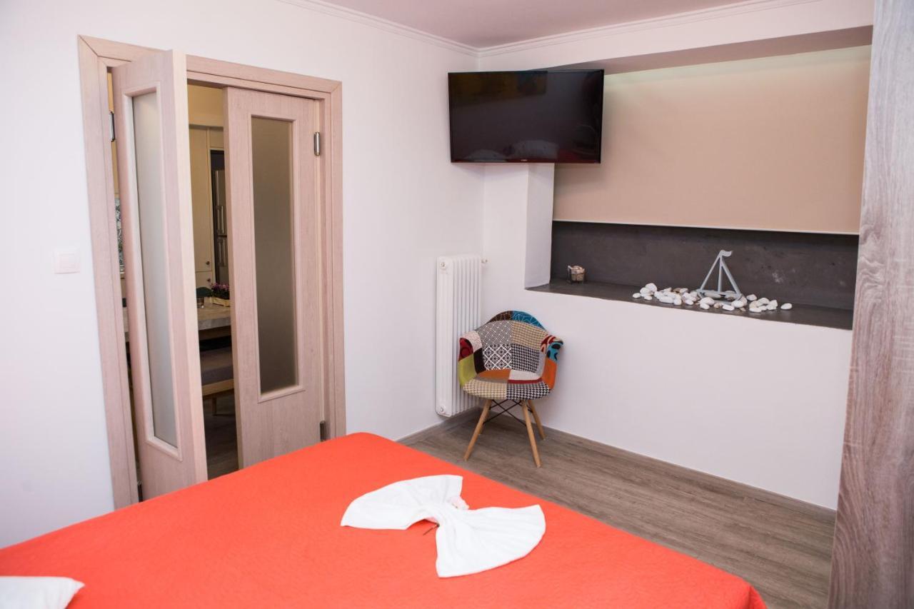 Stylish, Comfortable, Basement Loft-Like Apartment With Amenities Atenas Exterior foto