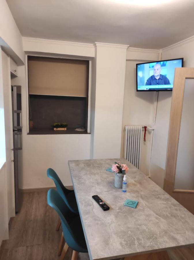 Stylish, Comfortable, Basement Loft-Like Apartment With Amenities Atenas Exterior foto