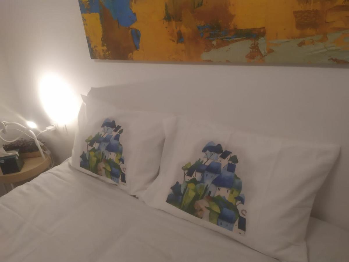 Stylish, Comfortable, Basement Loft-Like Apartment With Amenities Atenas Exterior foto