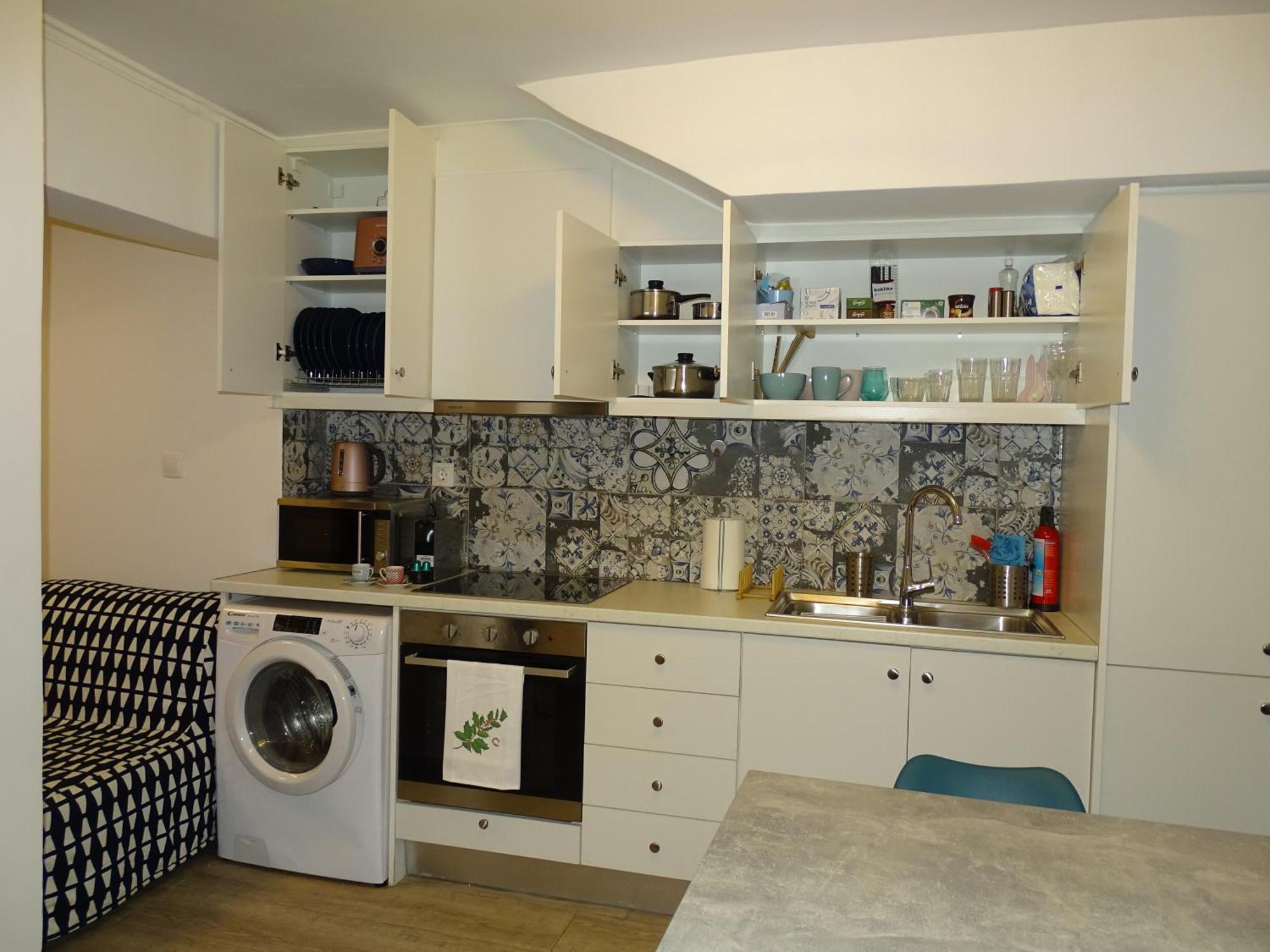 Stylish, Comfortable, Basement Loft-Like Apartment With Amenities Atenas Exterior foto
